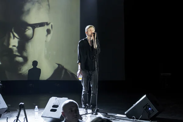 Concerto de Jay Jay Johanson no 'GlavClub' em São Petersburgo, Ru — Fotografia de Stock