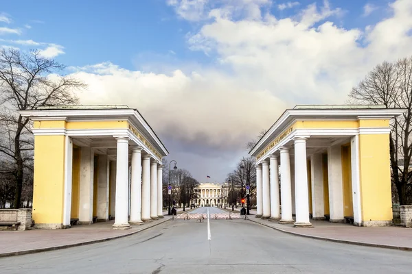 22 mars 2015. Sankt-Petersburg Ryssland residence. Guvernören — Stockfoto