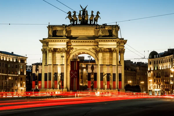 Narva triumphal gate at Stachek Avenue in St. Petersburg in the — Stock Photo, Image