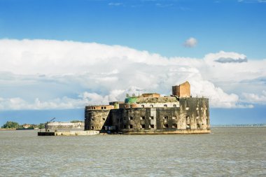 Fort Alexander Kronstadt Finskiy Körfezi'nde ilk olarak. St. Pete