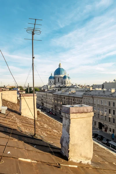 La vista alla Cattedrale Trinity Izmailovsky a San Pietroburgo — Foto Stock