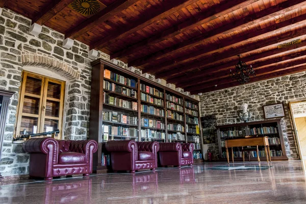 Bibliotheek in de oude stad van Budva.Montenegro. — Stockfoto