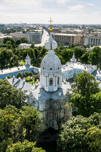 Widok z dzwonnicy katedry Smolny w Petersburgu C — Zdjęcie stockowe