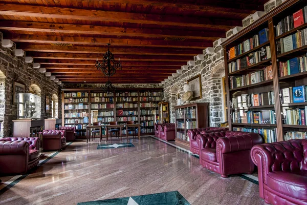 Bibliotheek in de oude stad van Budva.Montenegro. — Stockfoto