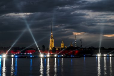 St Petersburg Peter ve Paul Kalesi, akşam görünümünü