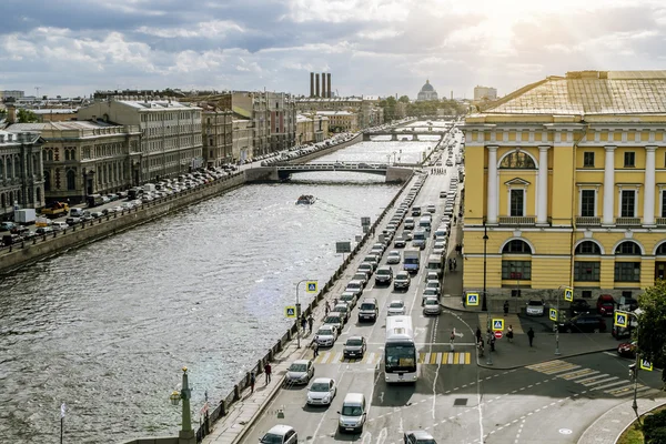 The view from the roof at the bridges and the embankment of the — Stock Photo, Image