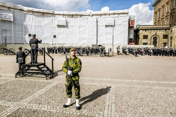 De prestaties van het orkest tijdens de ceremonie van de veranderende — Stockfoto