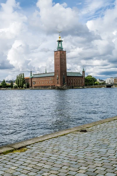 De toren van de Stockholm city hall in Stockholm. — Stockfoto