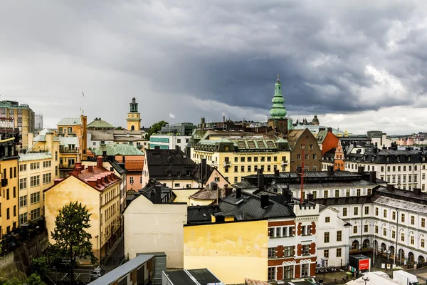 Vista de los tejados y STADSMUSEUM en Estocolmo. Países Bajos . — Foto de Stock