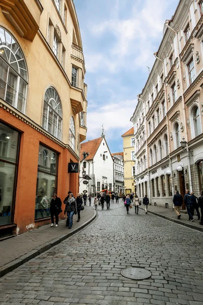 Vistas das ruas estreitas na antiga Tallinn .Estonia . — Fotografia de Stock