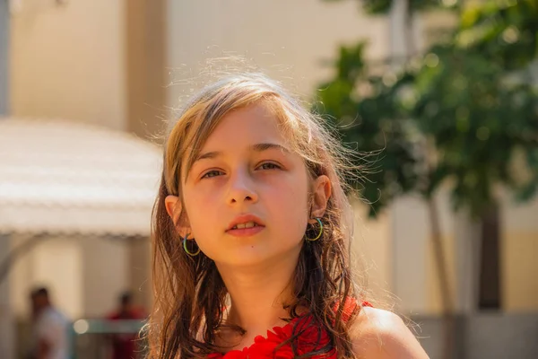 Lány Gyermek Fürdőruhában Közel Medencéhez Koncepció Pihenés Nyaralás Tinédzser Lány — Stock Fotó