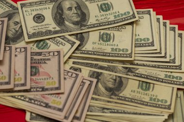 Dolar geçmişi. Dolar geçmişi. Farklı Amerikan dolarlarının geçmişi. Finans konsepti. Farklı banknotlar..