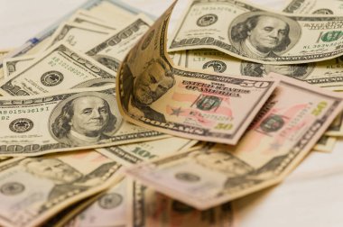 Dolar geçmişi. Dolar geçmişi. Farklı Amerikan dolarlarının geçmişi. Finans konsepti. Farklı banknotlar..