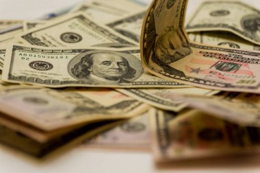 Dolar geçmişi. Dolar geçmişi. Farklı Amerikan dolarlarının geçmişi. Finans konsepti. Farklı banknotlar..