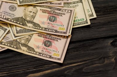 Dolar geçmişi. Dolar geçmişi. Farklı Amerikan dolarlarının geçmişi. Finans konsepti. Farklı banknotlar..