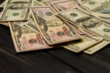 Dolar geçmişi. Dolar geçmişi. Farklı Amerikan dolarlarının geçmişi. Finans konsepti. Farklı banknotlar..