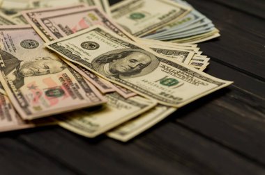 Dolar geçmişi. Dolar geçmişi. Farklı Amerikan dolarlarının geçmişi. Finans konsepti. Farklı banknotlar..