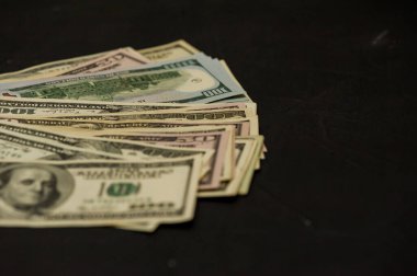 Dolar geçmişi. Dolar geçmişi. Farklı Amerikan dolarlarının geçmişi. Finans konsepti. Farklı banknotlar..