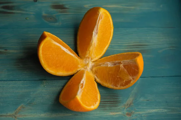 Fruta Naranja Orgánica Rebanadas Sobre Fondo Madera Rodajas Naranja Sobre —  Fotos de Stock