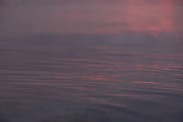 Vattenytan Gradient Blå Och Rosa Färg River Eller Havsvatten Slät — Stockfoto