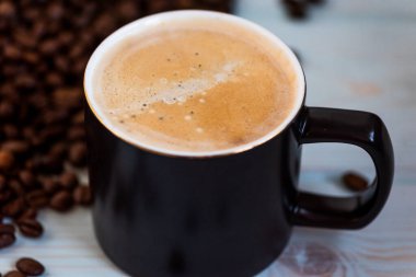 Arap kahve çekirdekleri. Kahve neşesi, aroma. Taze kahve çekirdekleri, orta pişmiş.