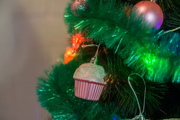 새해의 크리스마스 크리스마스 크리스마스 아래있는 선물과 장난감들 장식들 럭셔리 선물로 — 스톡 사진