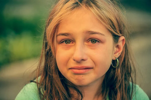 Retrato Cerca Una Niña Llorando Con Lágrimas Adolescente Con Expresión — Foto de Stock