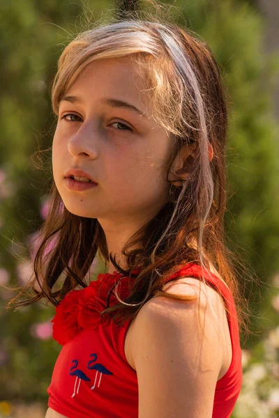 Gyönyörű Lányok Nyári Órákban Egy Lány Fürdőruhában Vakáción Tini Lány — Stock Fotó