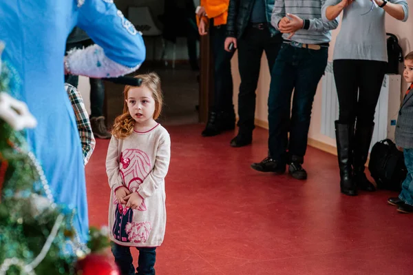 Wesołych Świąt Szczęśliwego Nowego Roku Dziewczynko Mała Dziewczynka Nowy Rok — Zdjęcie stockowe