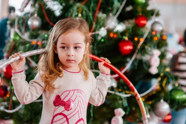 Καλά Χριστούγεννα Και Καλή Χρονιά Κοριτσάκι Κοριτσάκι Την Πρωτοχρονιά Χριστουγεννιάτικο — Φωτογραφία Αρχείου