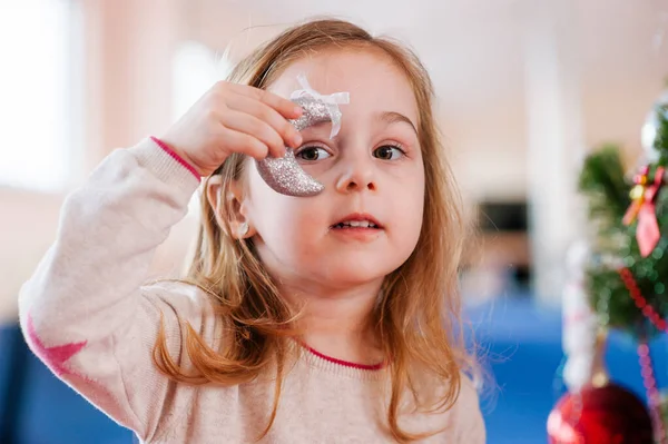 Vrolijk Kerstfeest Gelukkig Nieuwjaar Meisje Klein Meisje Nieuwjaar Kerstfeest Voor — Stockfoto