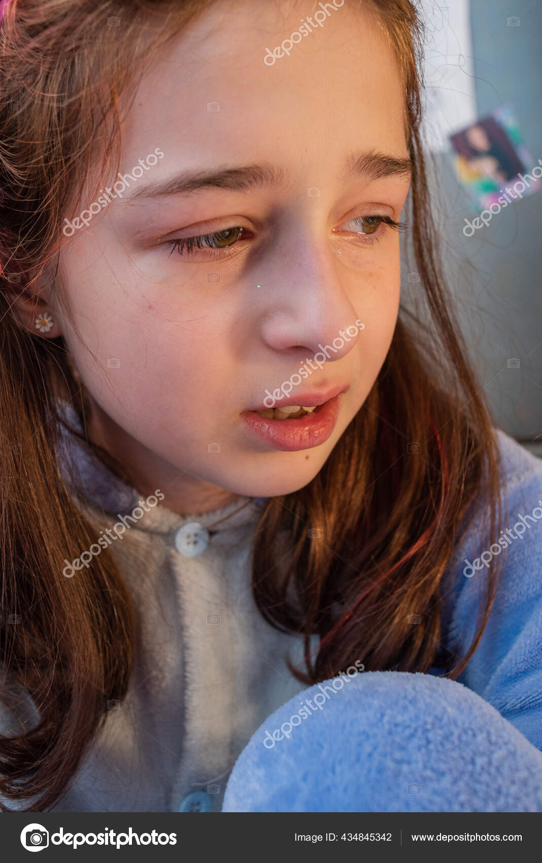 Cute Little Kid Crying Girl Crying Portrait Sad Child Girl Stock ...