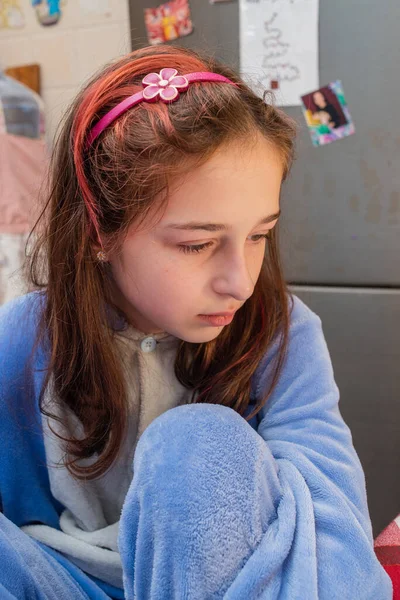 Niño Lindo Está Llorando Chica Llorando Retrato Una Niña Triste — Foto de Stock