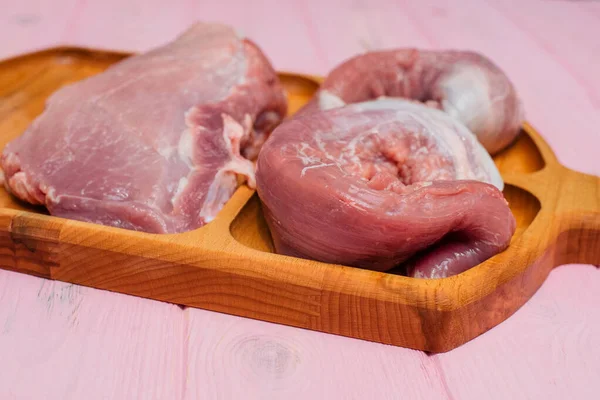 Porco Fundo Rosa Foto Comida Carne Tábua Madeira — Fotografia de Stock