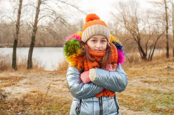 Jonge Mooie Vrouw Winterkleding Tienermeisje Met Jas Hoed School Leeftijd — Stockfoto