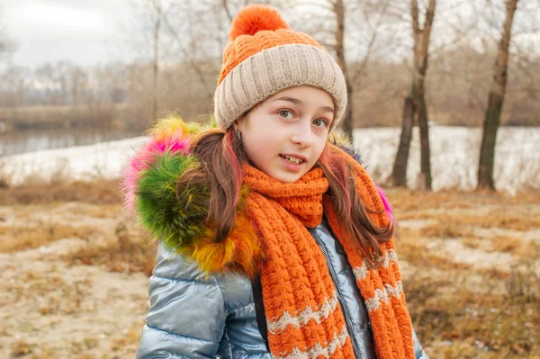 Jovem Mulher Bonita Vestindo Roupas Inverno Adolescente Casaco Chapéu Menina — Fotografia de Stock