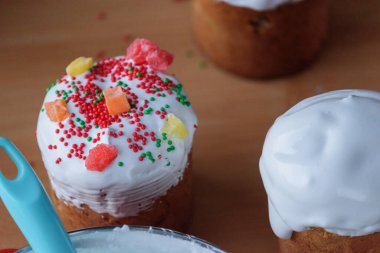 Paskalya pastası. Paskalya pastası. Evde paskalya pastası yapma süreci. Mutlu Paskalyalar. Bahar tatili