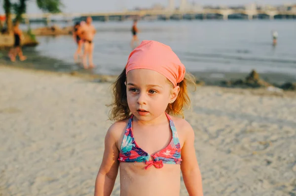 Retrato Niña Aire Libre Verano Niña Traje Baño Verano Junto — Foto de Stock