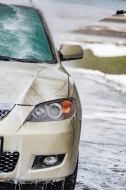 Araba yıkama, su ve köpük temizleme. Otomatik, servis aracı endüstrisi oto yıkama, servis