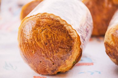 Paskalya pastası. Paskalya pastası pişiriyorum. Mutlu Paskalyalar. Mutlu tatiller tatlım.