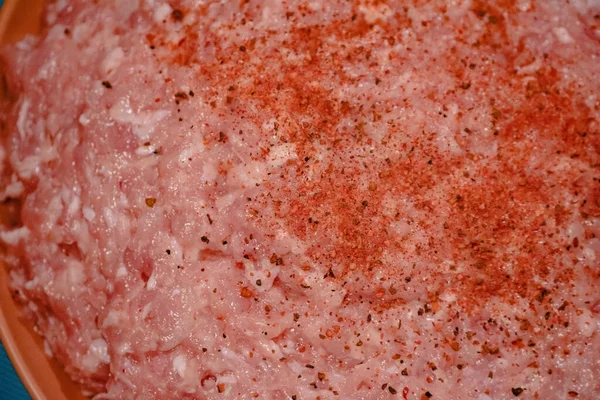 Carne Tocată Condimente Gătit Piper Făină Porc Carne Proaspătă Crud — Fotografie, imagine de stoc
