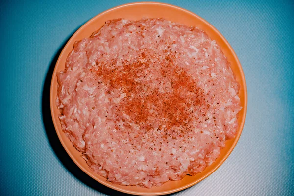 Carne Tocată Condimente Gătit Piper Făină Porc Carne Proaspătă Crud — Fotografie, imagine de stoc