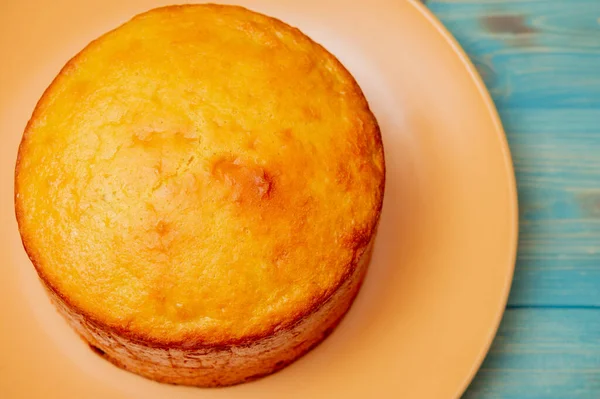 Produse Patiserie Dulci Placa Bej Fundal Din Lemn Turcoaz — Fotografie, imagine de stoc