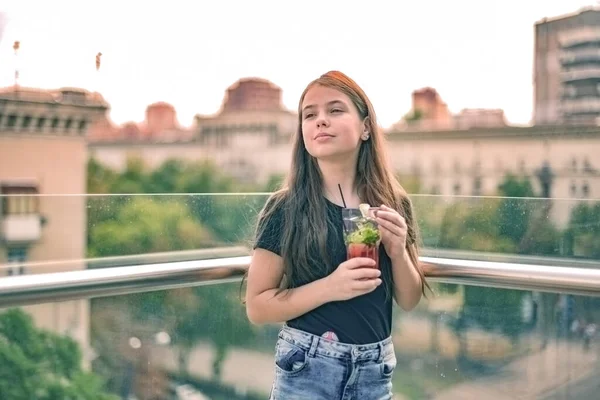 Teenager Cafe Drinks Cold Drink Hot Day Girl Black Shirt — 스톡 사진