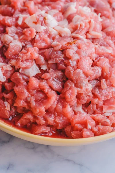 ミンス ミート 肉生肉牛ひき肉赤豚プレートミンチ — ストック写真
