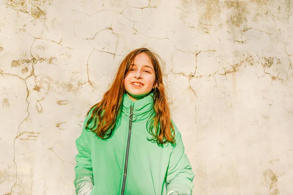 Tânără Fată Modă Primăvară Aer Liber Adolescenta Într Jachetă Verde — Fotografie, imagine de stoc