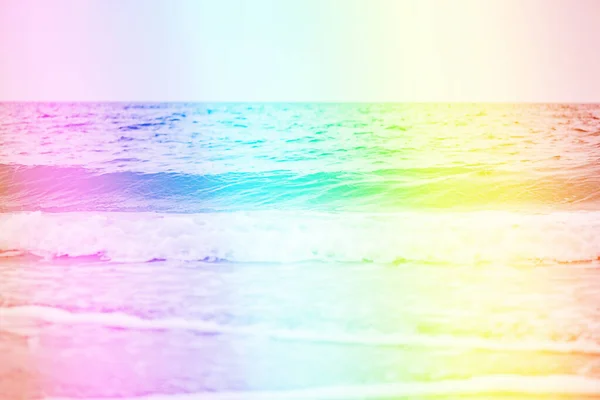 Море Похмуру Теплу Погоду Блакитним Небом Морські Хвилі Пісок Влітку — стокове фото