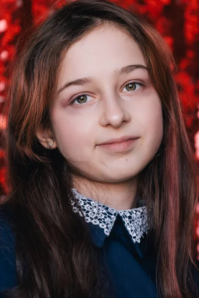 Menina Escola Estudante Retrato Fundo Vermelho Uma Série Retratos Meninas — Fotografia de Stock