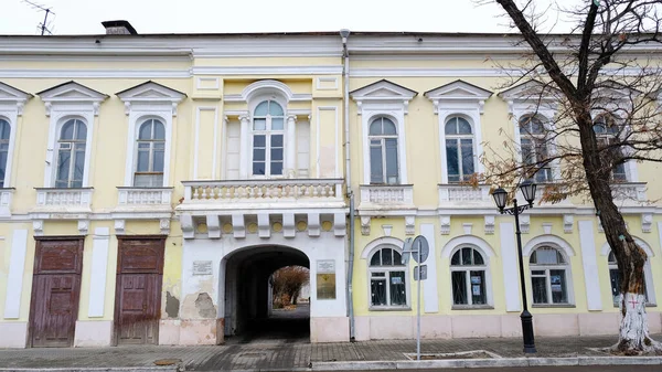 Astrakhan Rússia Janeiro 2021 Edifícios Antigos Cidade Fachada Rua Soviética — Fotografia de Stock