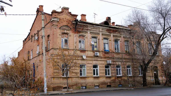 Astrakhan Russie Janvier 2021 Bâtiments Anciens Ville Façade Rue Remblai — Photo